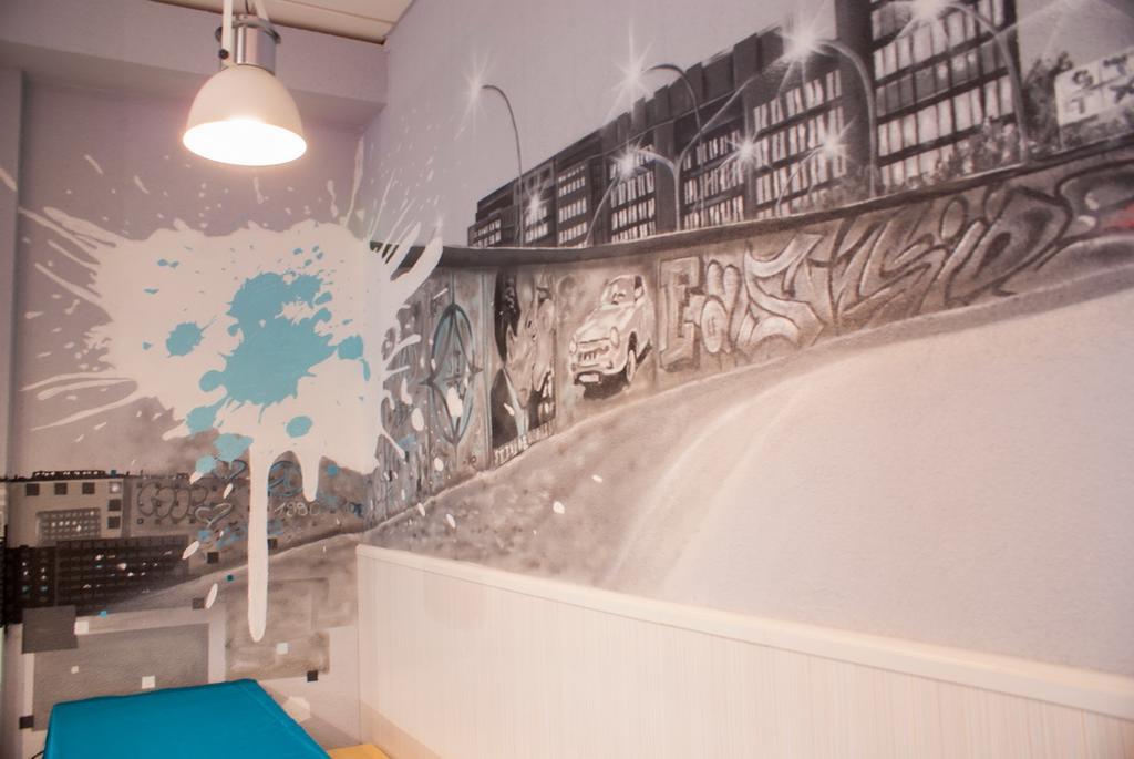Hostel Die Etage East Берлин Экстерьер фото
