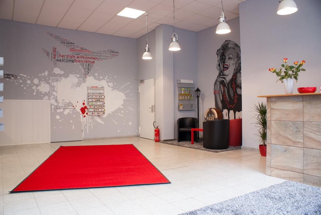 Hostel Die Etage East Берлин Экстерьер фото