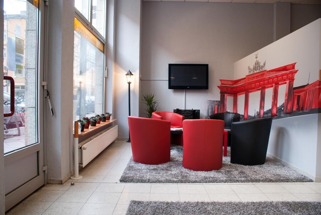Hostel Die Etage East Берлин Экстерьер фото